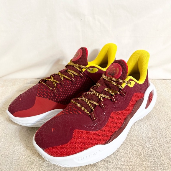Under Armour Curry 11 Bruce Lee Fire red/yellow size 9.5 MEN’S BASKETBALL SHOES - Picture 3 of 9